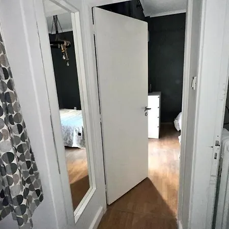 Apartment Minimal Next To The Center *