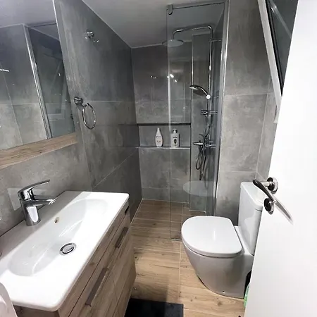 Apartment Minimal Next To The Center