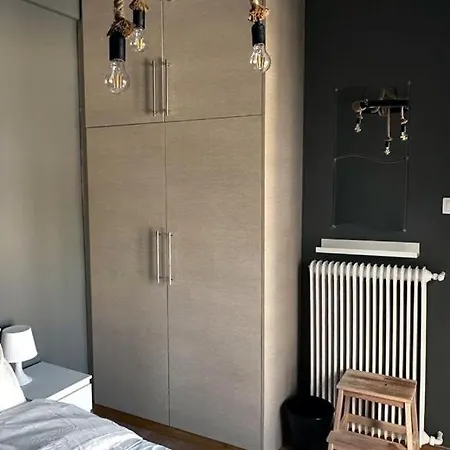 Minimal Next To The Center Apartment